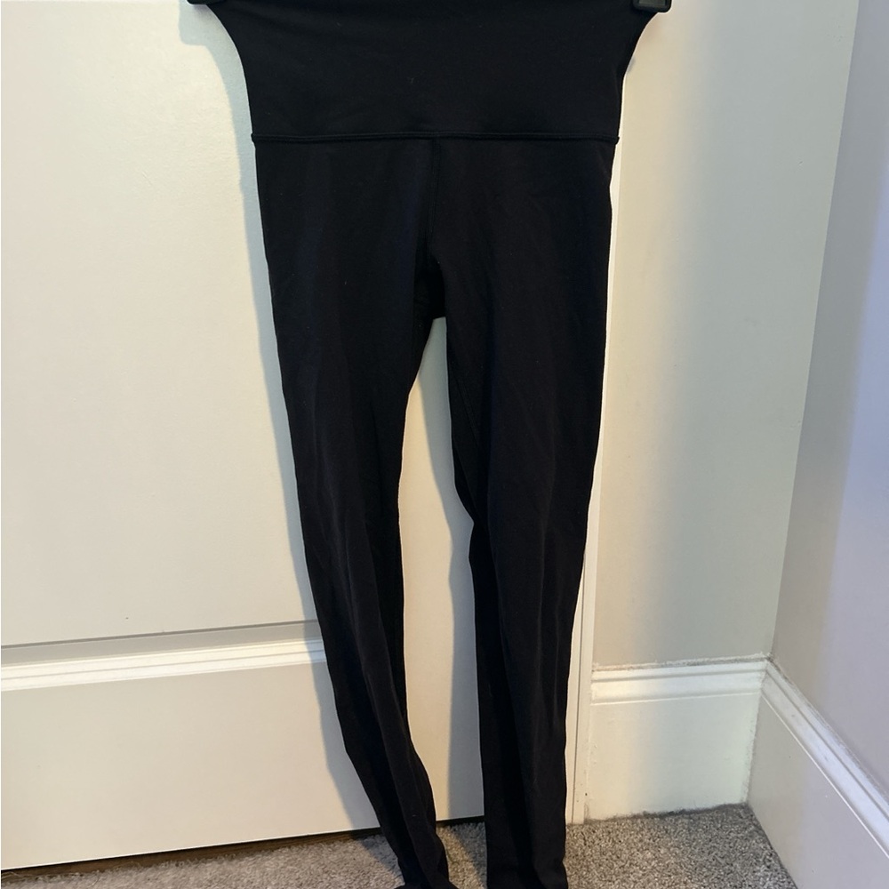 Black Women's lululemon leggings